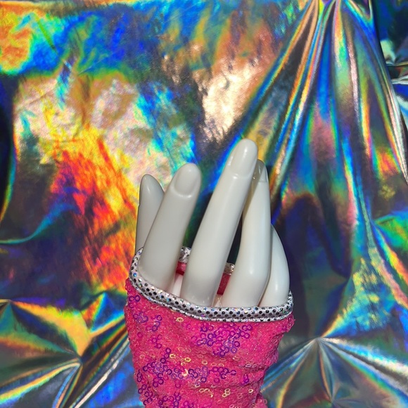 Hot Pink Fingerless sequined Gloves - Picture 4 of 5